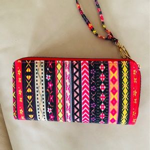 NEW: wristlet wallet
